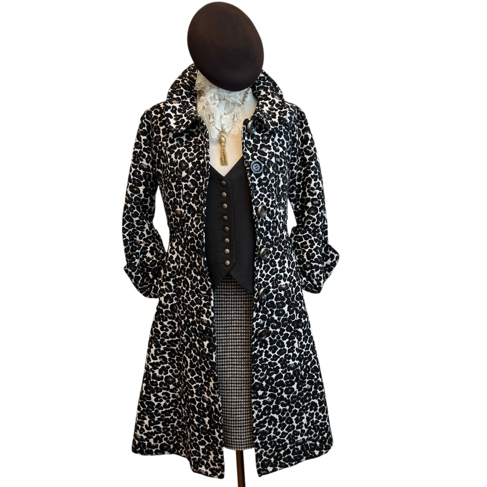 Tov Holy G Leapord Print Coat Size 4